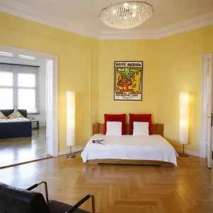 https://stars-guesthouse-berlin.find-berlin-hotels.com